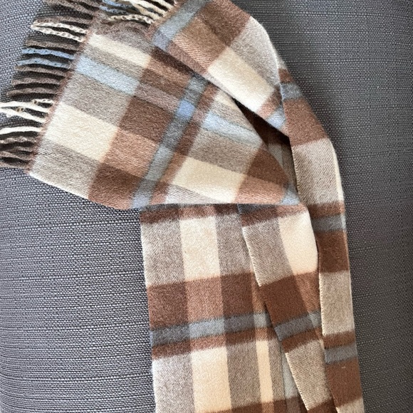 Wool scarf 🧣 - Picture 1 of 3